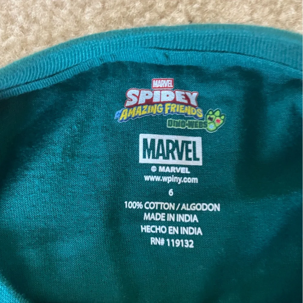 NWT Bundle of 5 kid size 6-7 tops. Marvel, old navy‎ etc